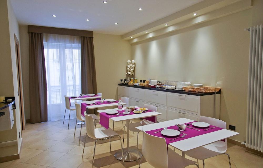 Bb 10 Serpotta - Palazzo Riolo & Restaurant Palermo Bagian luar foto