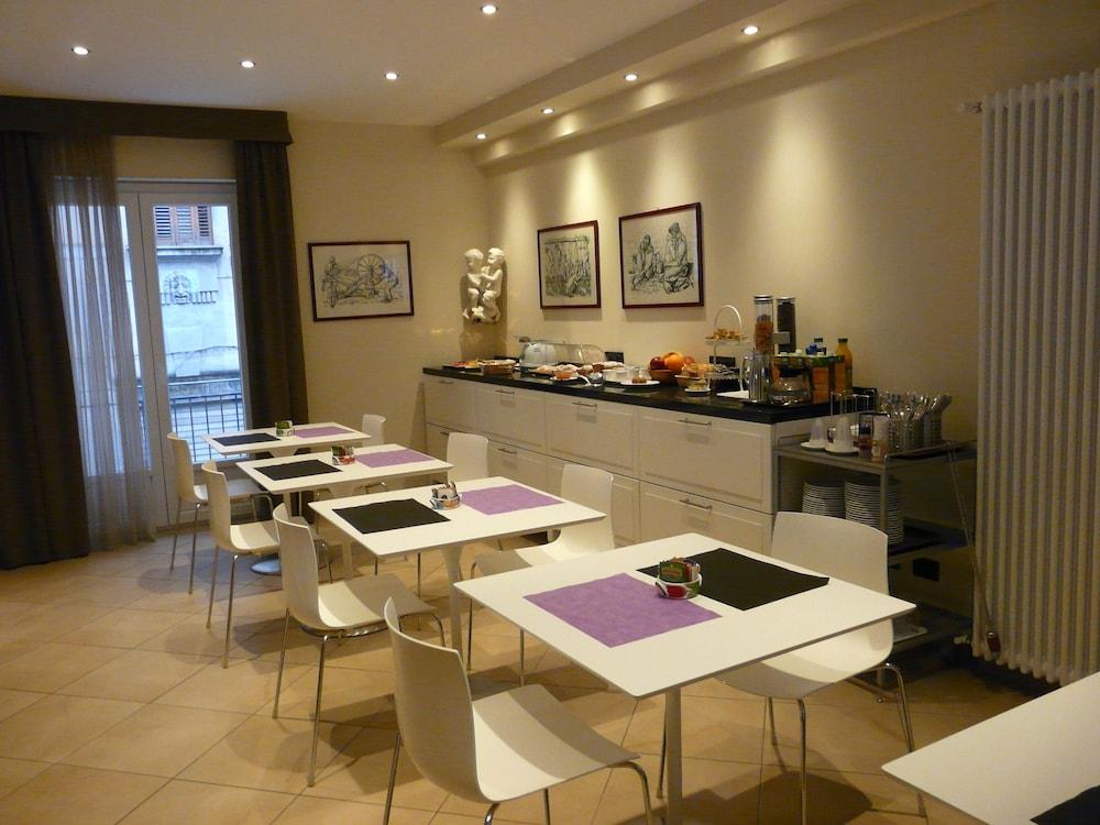 Bb 10 Serpotta - Palazzo Riolo & Restaurant Palermo Bagian luar foto